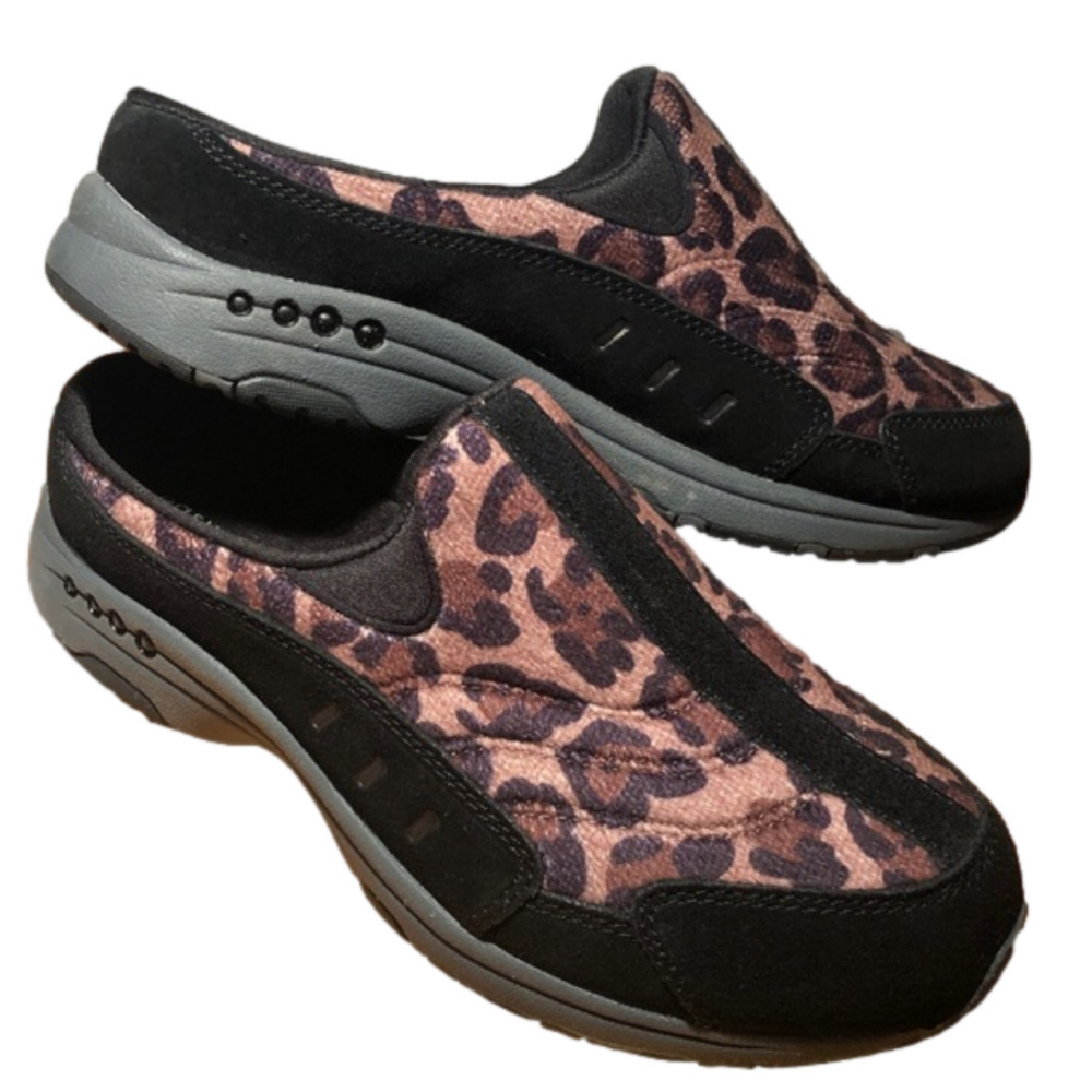 New EASY SPIRIT Brown Leopard Print Black Suede Trim SE TRAVEL TIME 381 Mules 8W